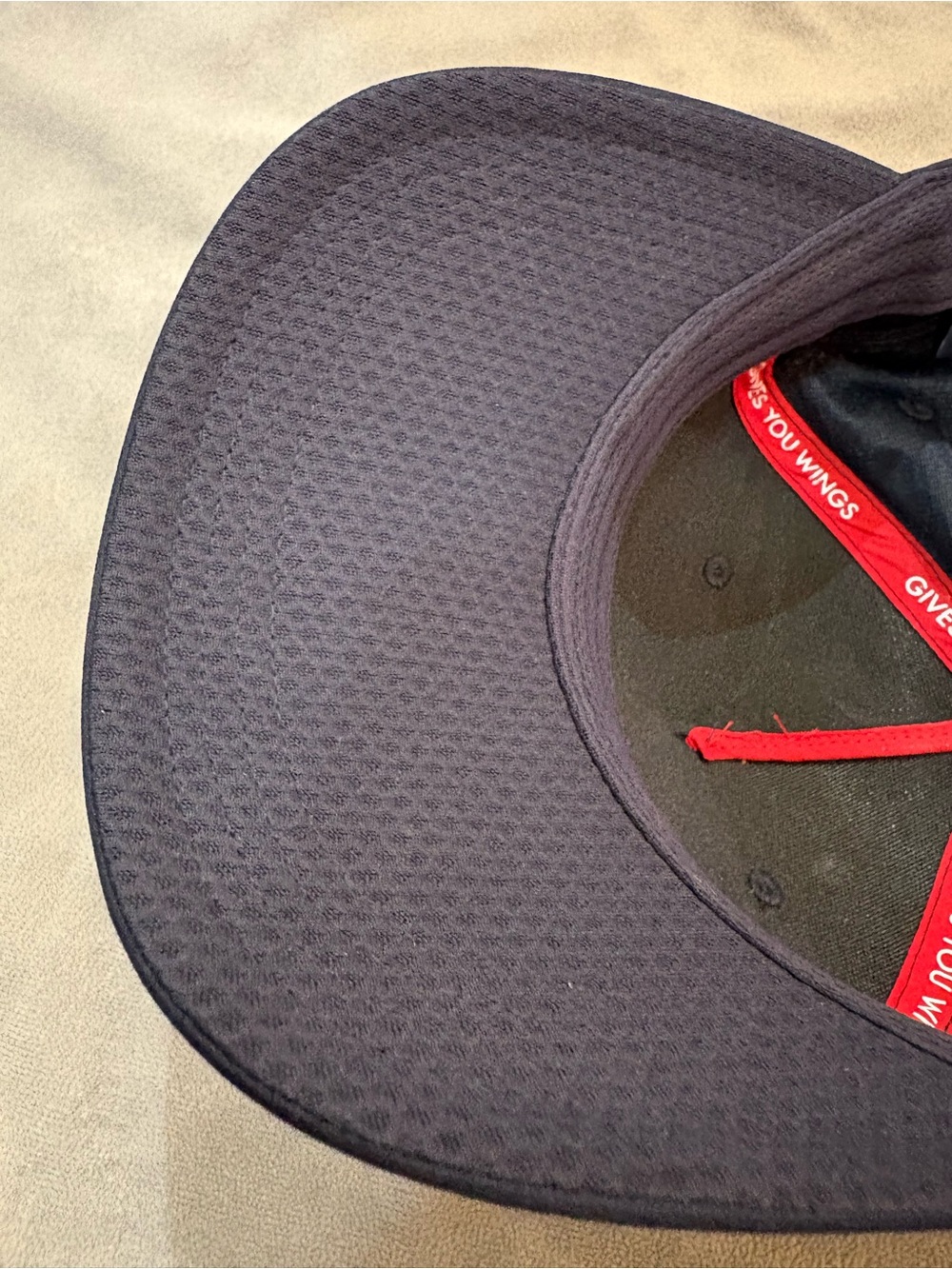 Red Bull Racing Formula 1 Injection Cap - Picture 5 of 6